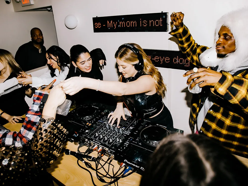 Apt 200