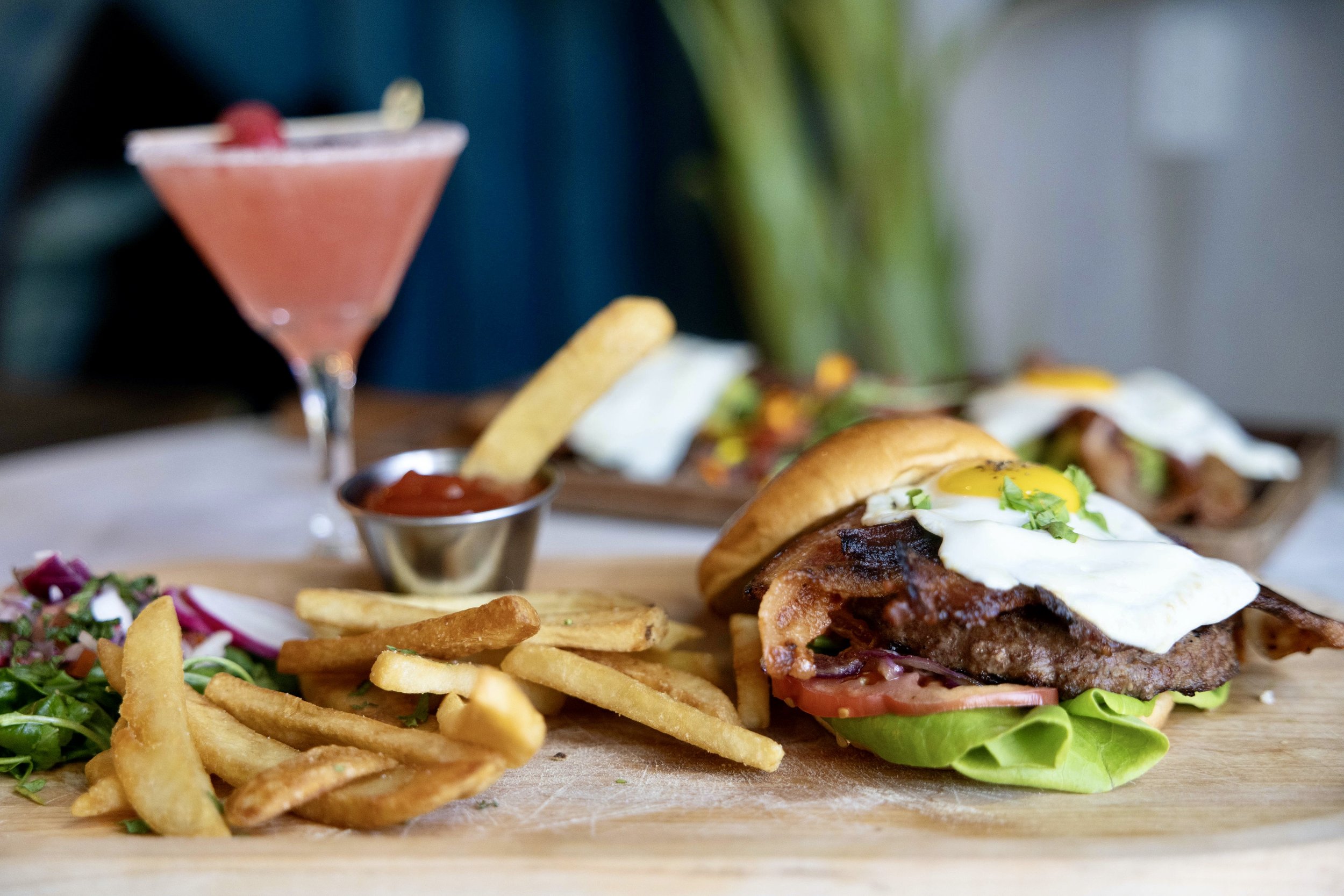 TomTom Restaurant & Bar